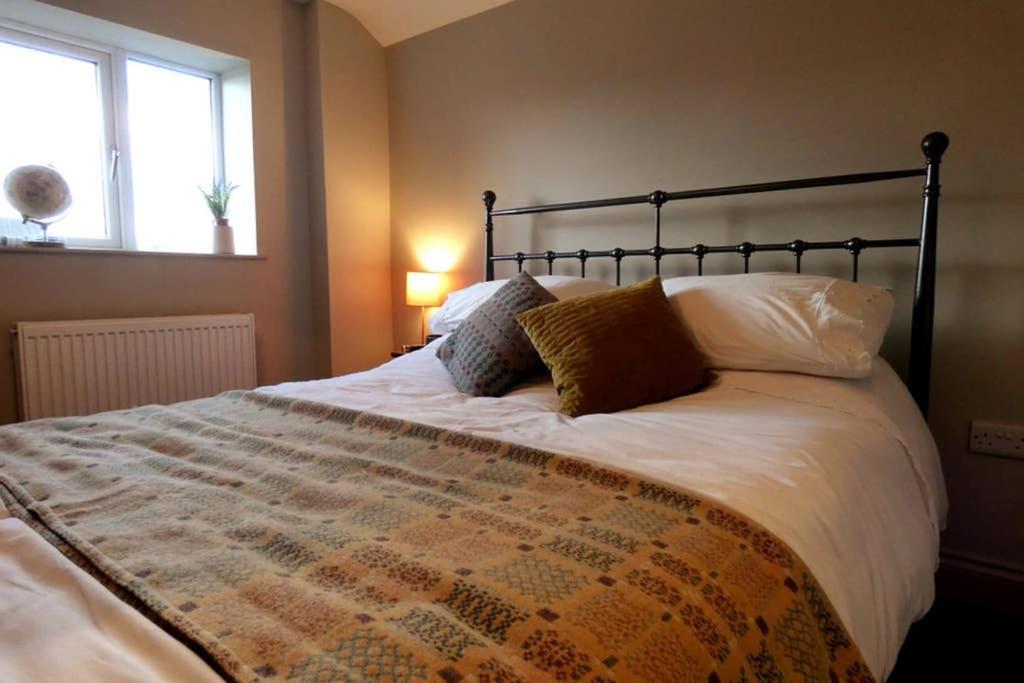Y Cwtsh Holiday home