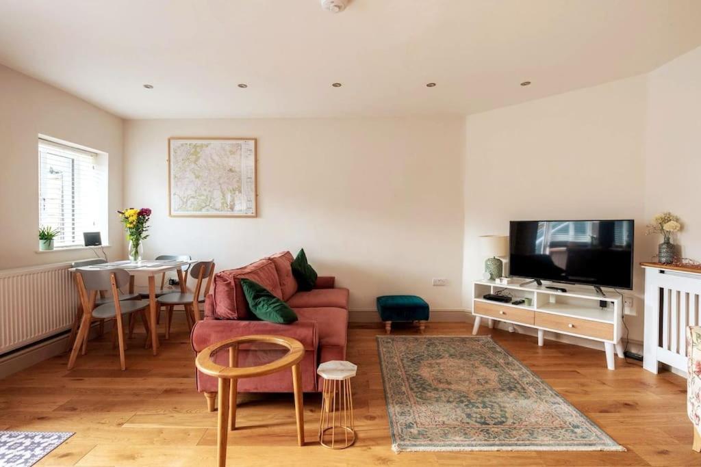 Y Cwtsh Holiday home