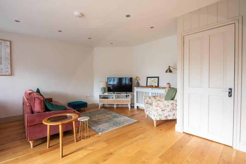 Y Cwtsh Holiday home
